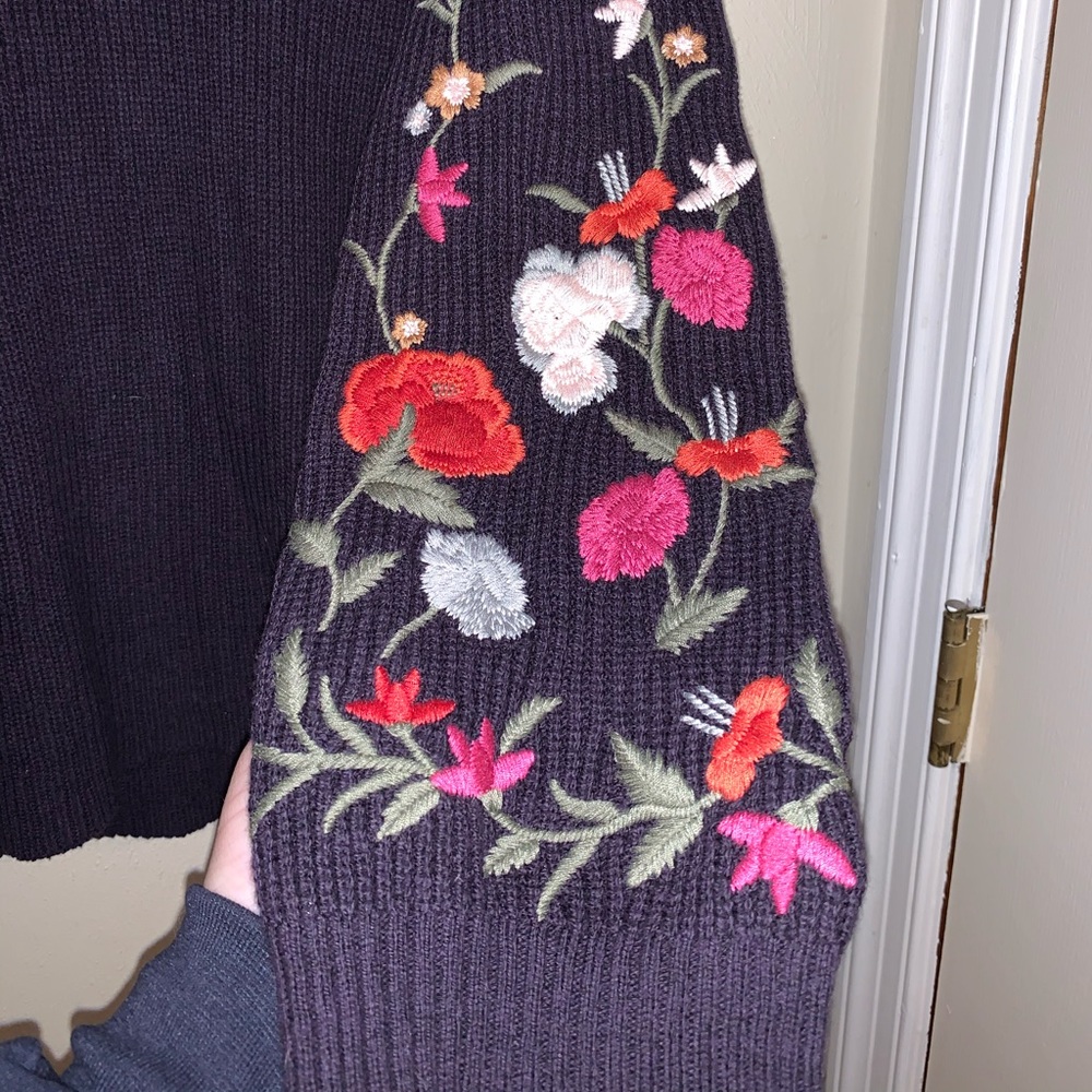 American Eagle sweater